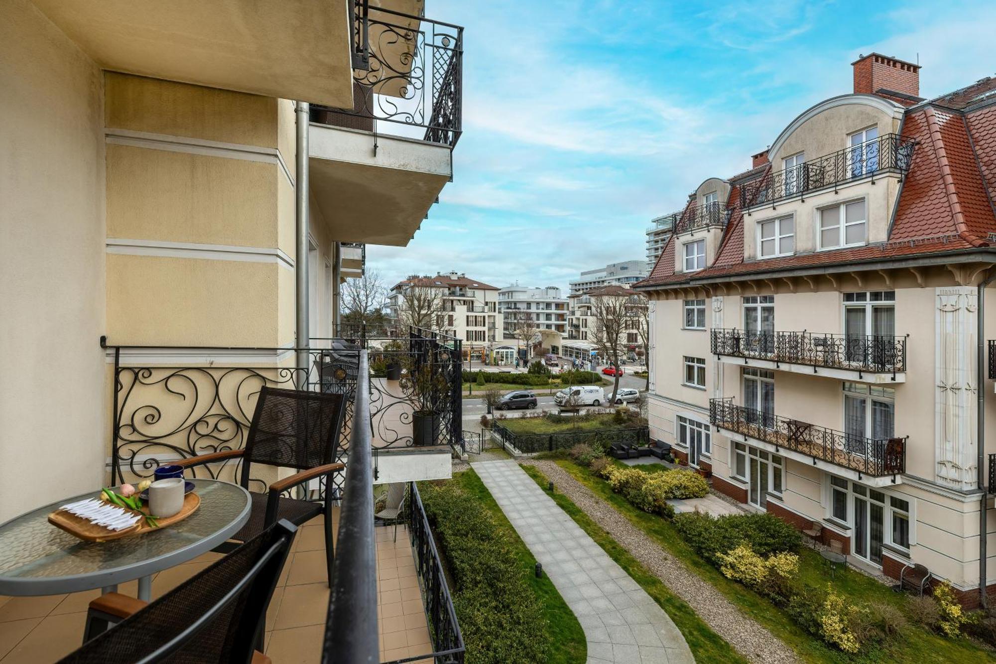 Apartamenty Trzy Korony By Noclegi Renters Świnoujście  Eksteriør billede